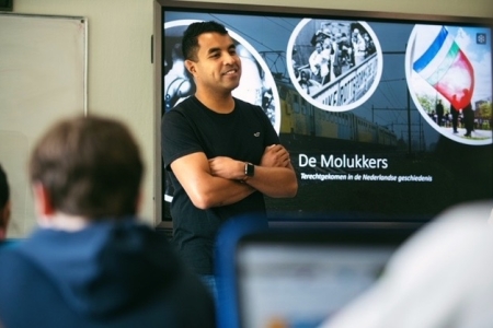 Groetjes uit Vaassen: De toekomst van het Molukse verhaal in het onderwijs