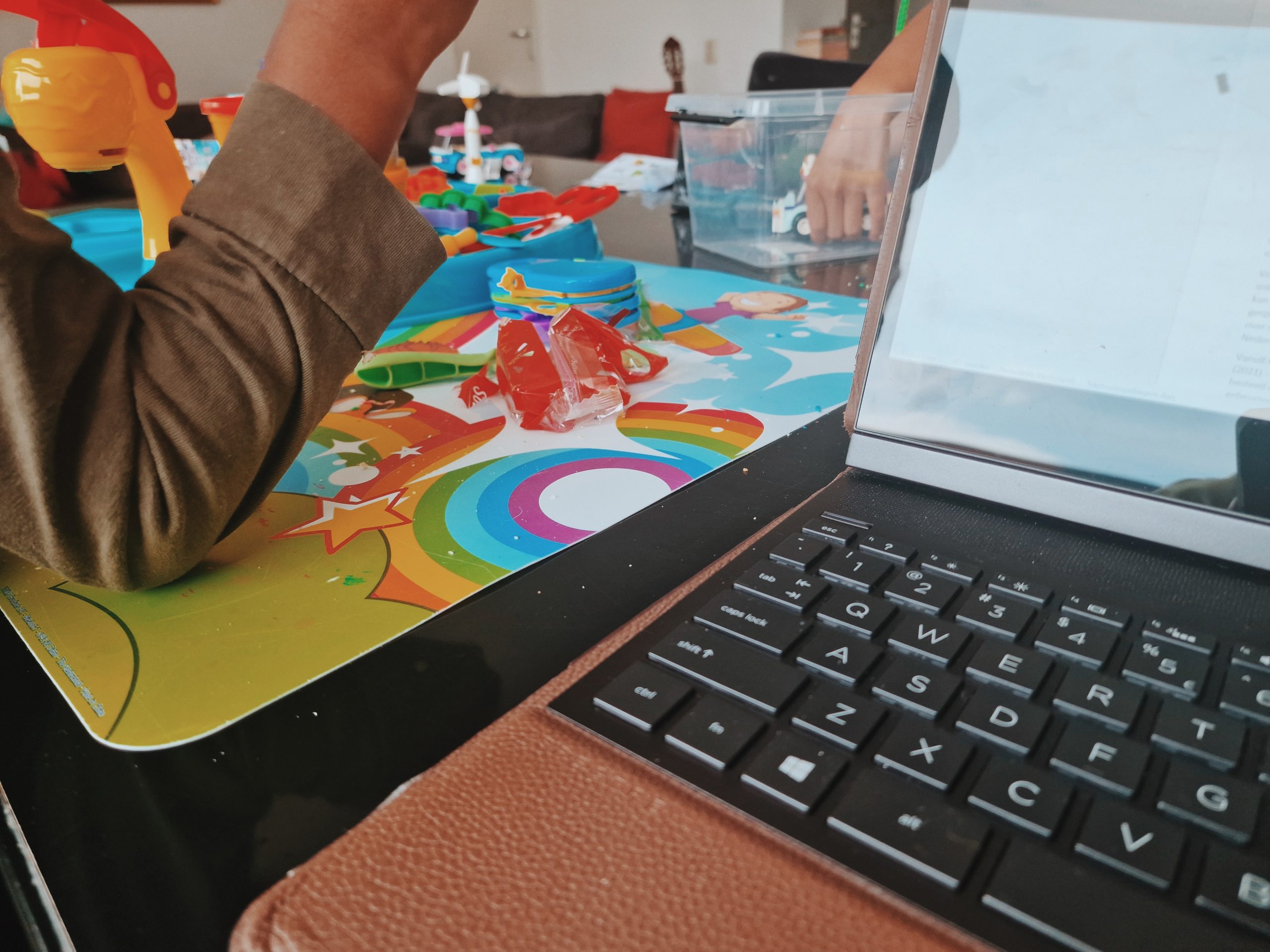 Aan tafel!, column, Henry Timisela, directeur Museum Maluku