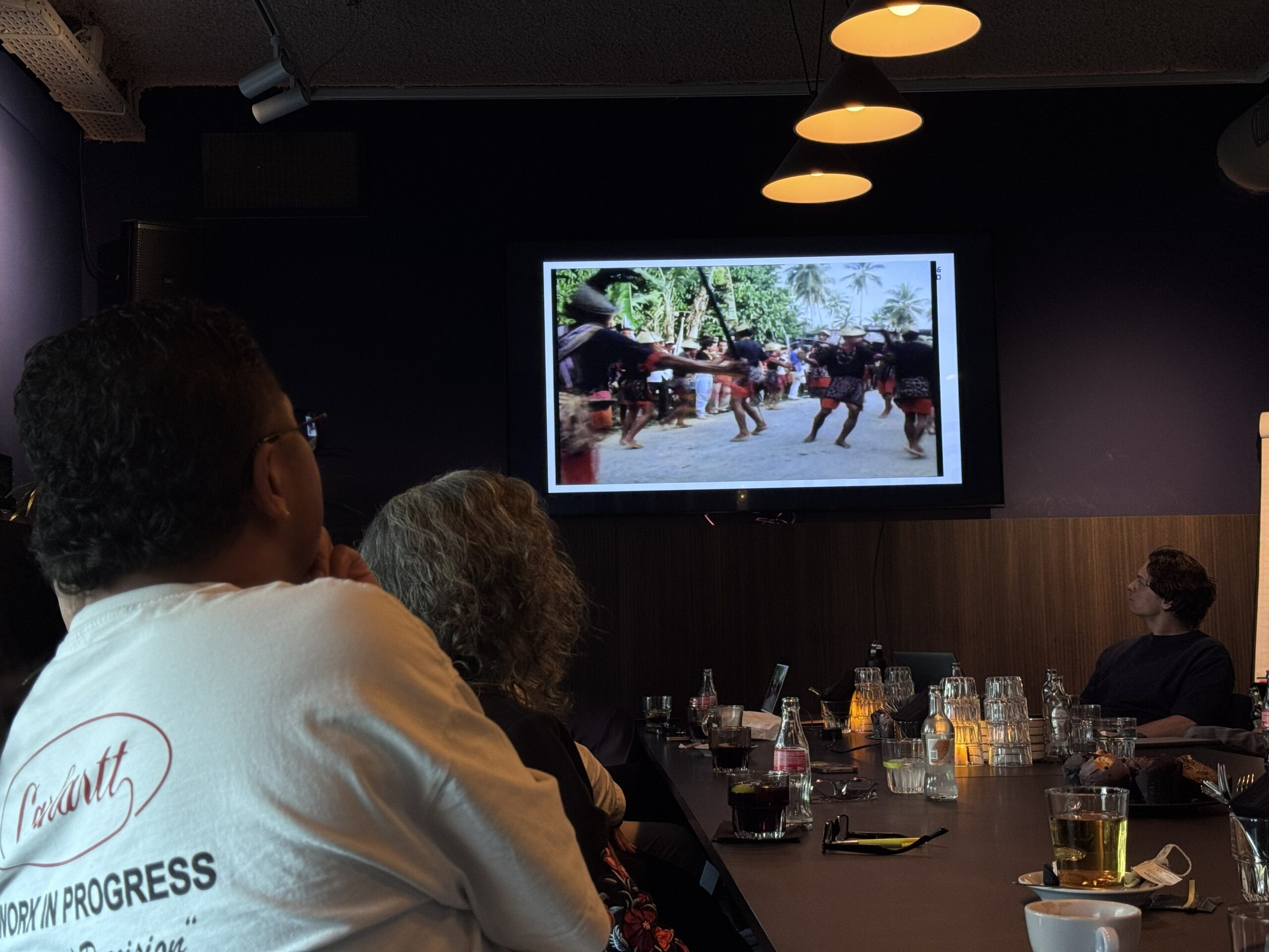 Sounds Familiar | Beeld & Geluid - vrijwilligers in co-creatie, werkend aan een inclusiever audiovisueel archief.