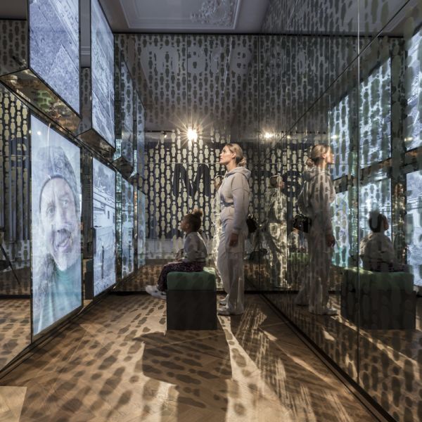 Ons Land - The Talkshow, randprogrammering, Tong Tong Fair